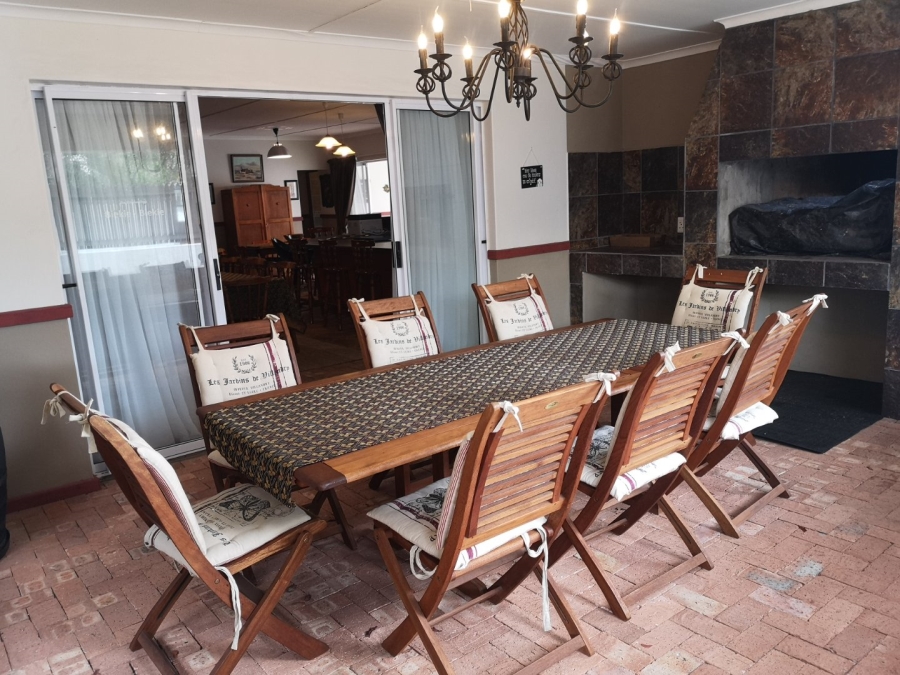 To Let 4 Bedroom Property for Rent in Boesmansriviermond Eastern Cape